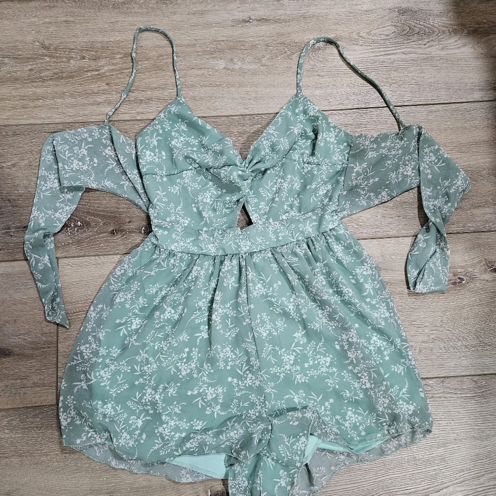 Windsor Rompers - Picture 6 of 9